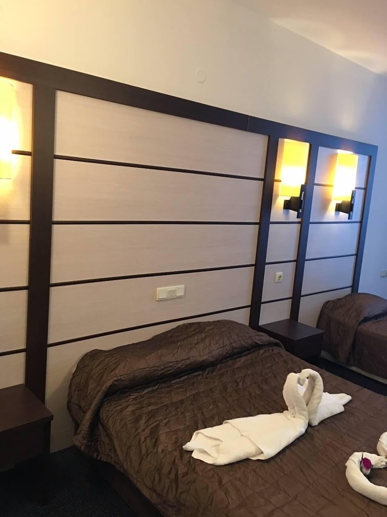 Sunny Bay Beach Hotel Pomorie Bagian luar foto