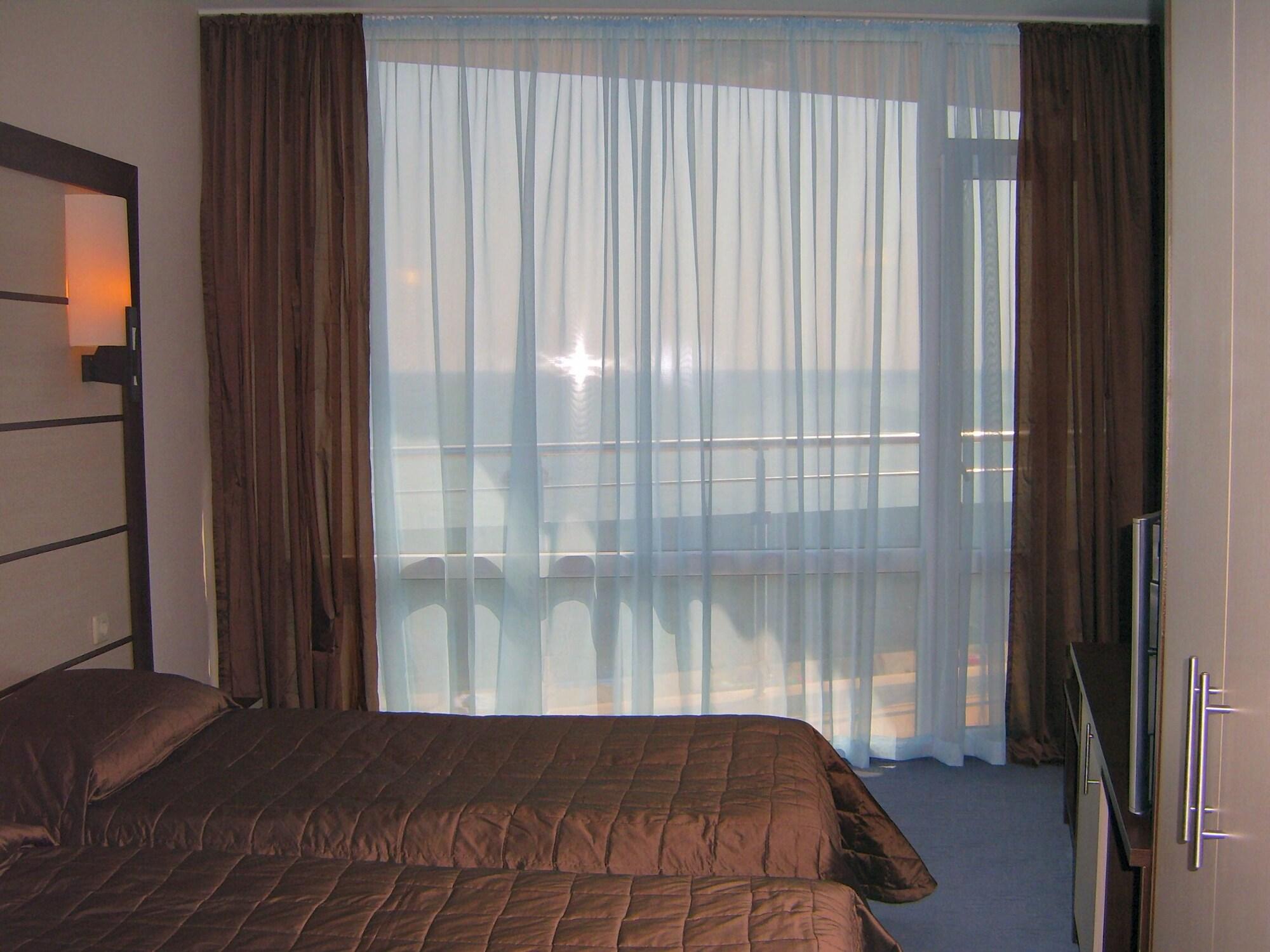 Sunny Bay Beach Hotel Pomorie Bagian luar foto