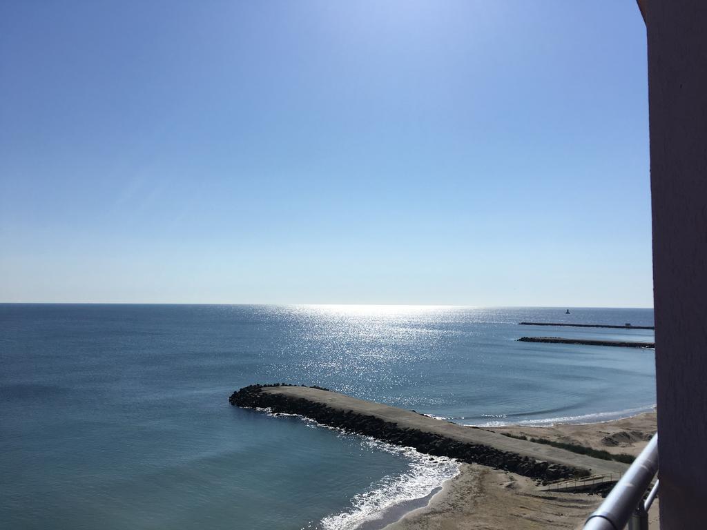 Sunny Bay Beach Hotel Pomorie Bagian luar foto