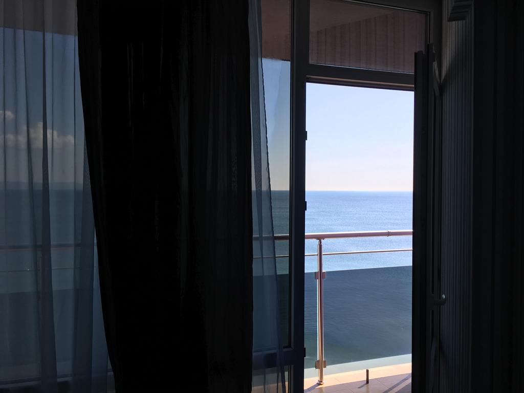 Sunny Bay Beach Hotel Pomorie Bagian luar foto