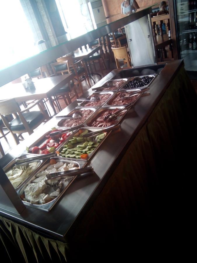 Sunny Bay Beach Hotel Pomorie Bagian luar foto